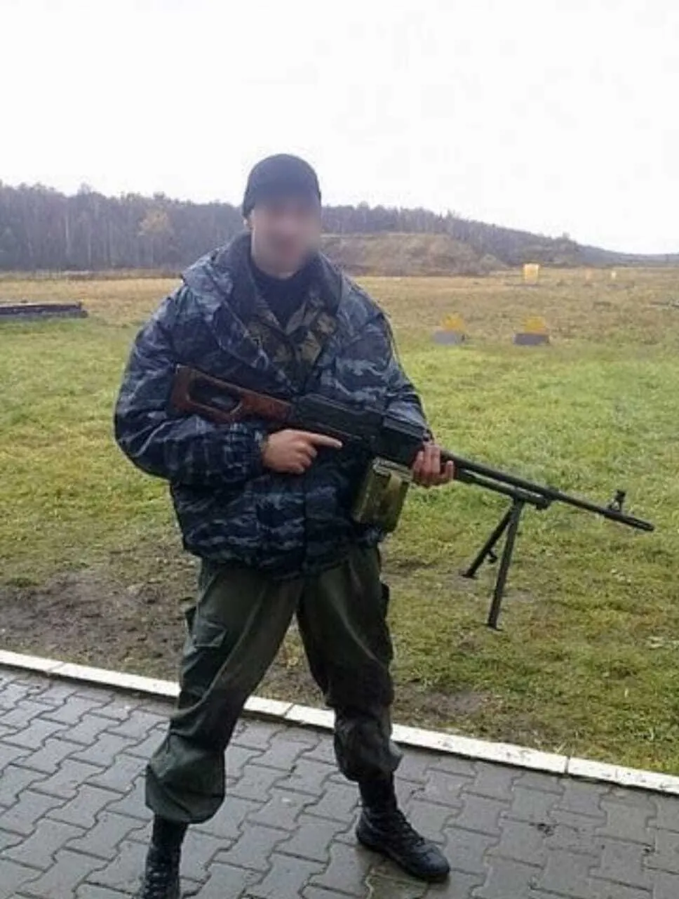 Правоохоронці повідомили про підозру окупанту: бив мирних мешканців зброєю та погрожував розстрілом. Фото dqxikeidqxidqrant