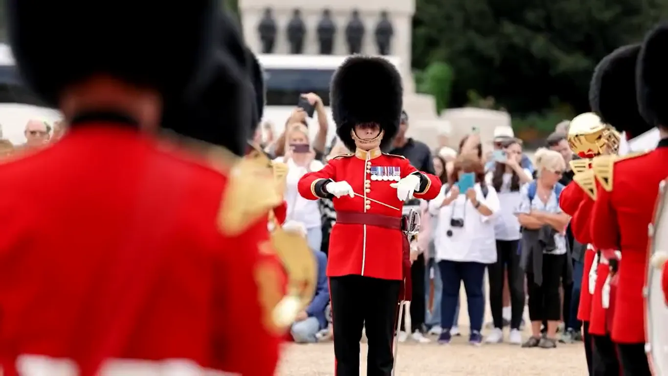 Оркестр шотландської гвардії виконав Stefania до Дня Незалежності України. Відео dqxikeidqxiqetant