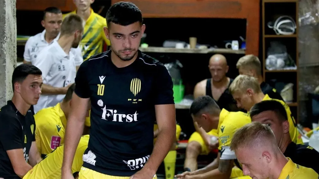 Впервые в истории матч УПЛ был прерван из-за воздушной тревоги. Видео