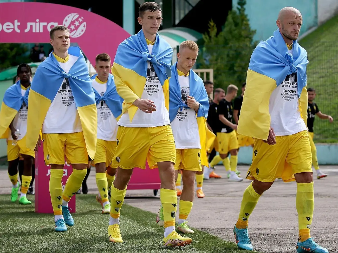 Вперше в історії матч УПЛ було перервано через повітряну тривогу. Відео