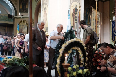 Чернівці прощаються з героїчною розвідницею "Лисою" (ФОТО) Чернівці прощаються з героїчною розвідницею "Лисою" (ФОТО)