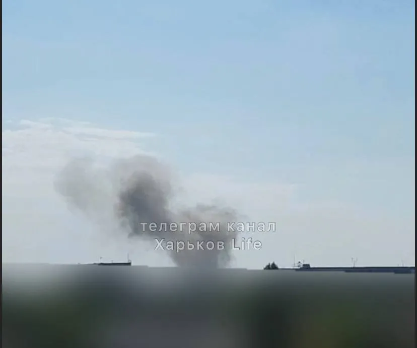 Дым над предприятием.