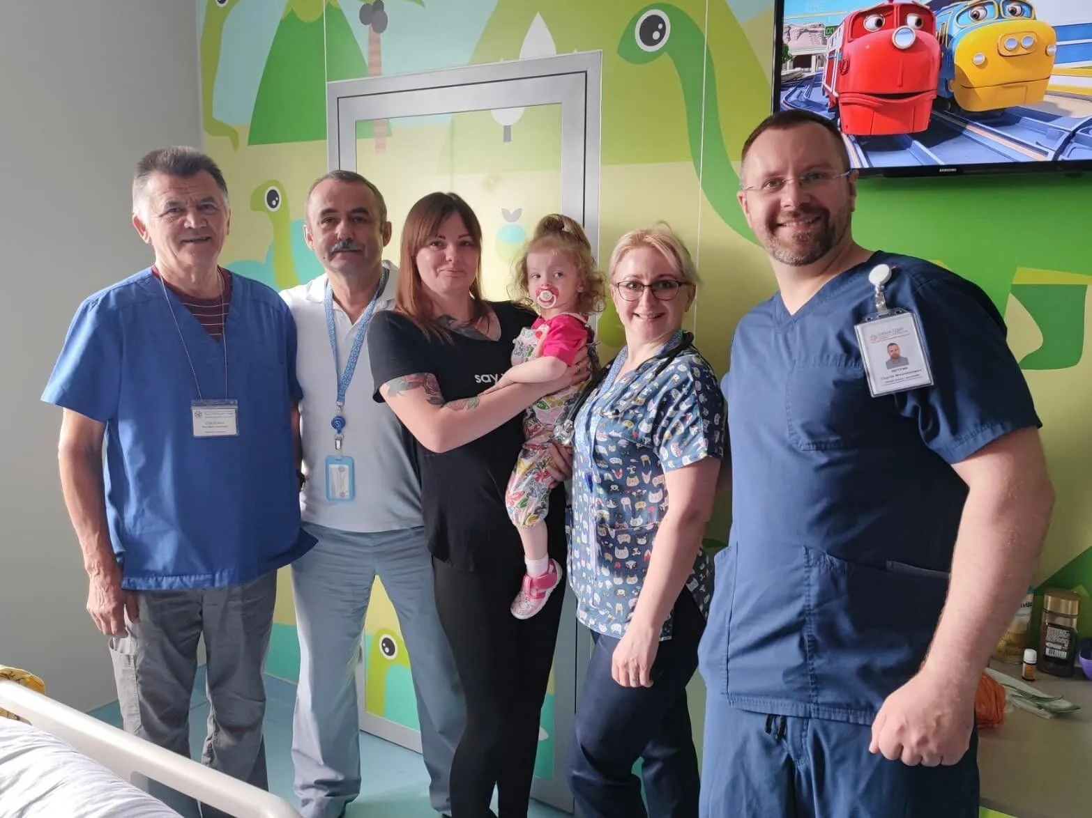 В Киеве врачи ’’Охматдет’’ провели уникальную операцию 2-летней девочке. Фото