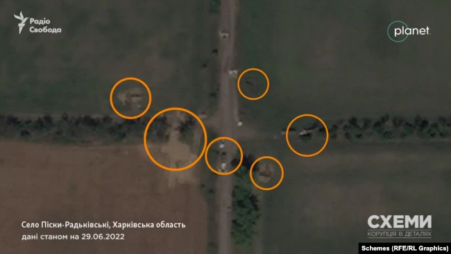 Армейцы установили блокпост и вырыли окопы и траншеи