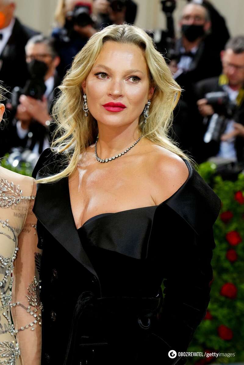 Кейт Мосс вийшла в світ у сукні-вишиванці від відомого українського бренду dqxikeidqxidqrant