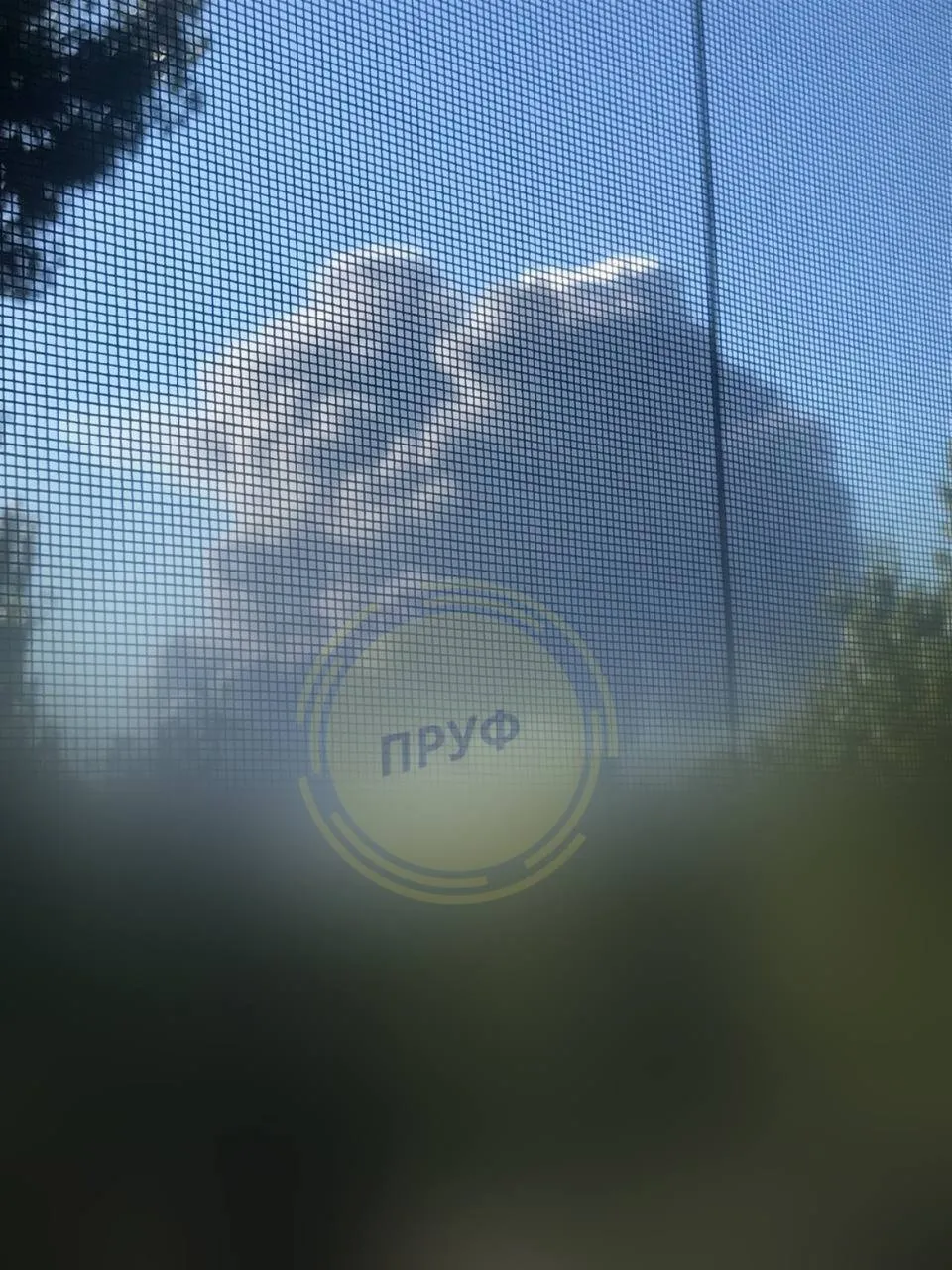 Оккупанты нанесли ракетные удары по Кривому Рогу, на нефтебазе сильный пожар. Фото и видео