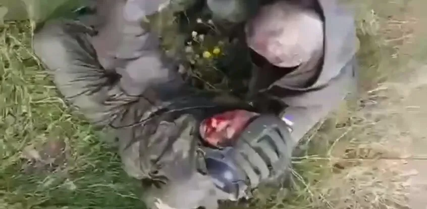 ЗСУ взяли в полон капітана танкової роти окупантів: його витягнули з підбитого танка. Відео dqxikeidqxidqrant