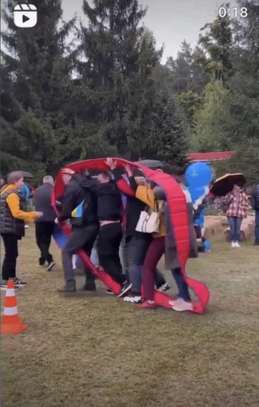      Facebook   ,     ""    ,    