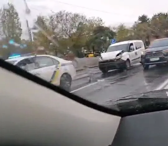 В Киеве из-за ДТП образовалась пробка на Харьковском шоссе. Видео dqxikeidqxidqrant