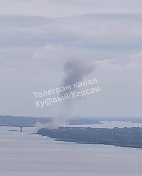 В оккупированном Херсоне снова ’’хлопок’’: есть попадание в район Антоновского моста. Фото