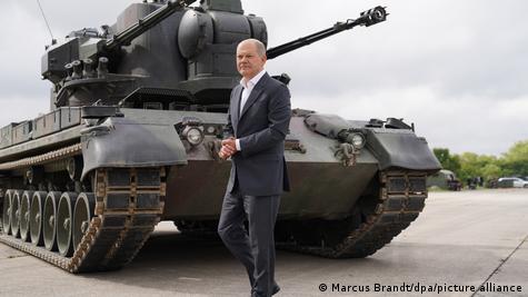 Канцлер Шольц и