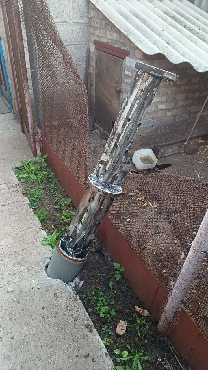 Оккупанты обстреляли Никополь кассетными боеприпасами: жителей города предупредили об опасности. Фото