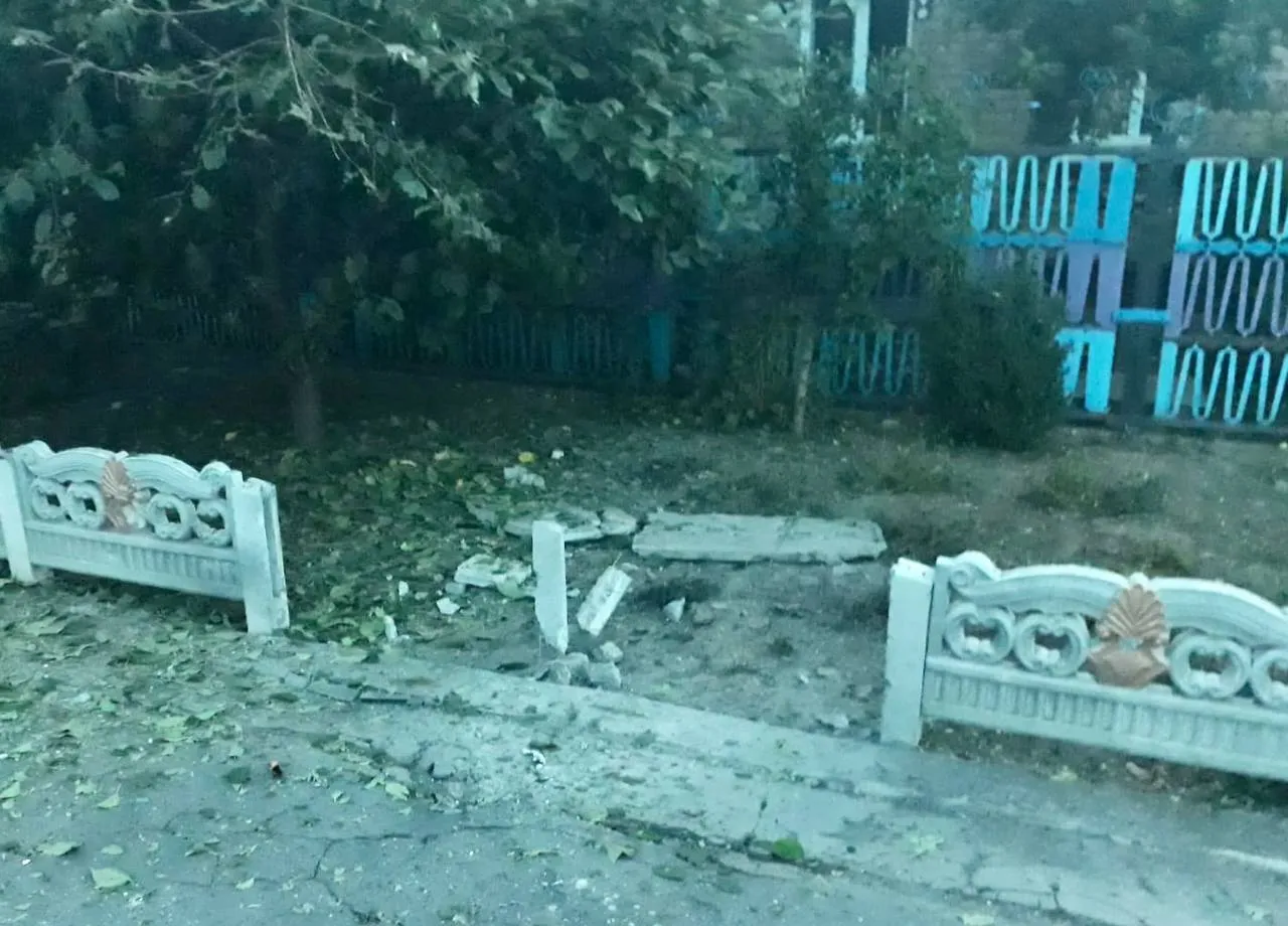 Оккупанты обстреляли Никополь кассетными боеприпасами: жителей города предупредили об опасности. Фото