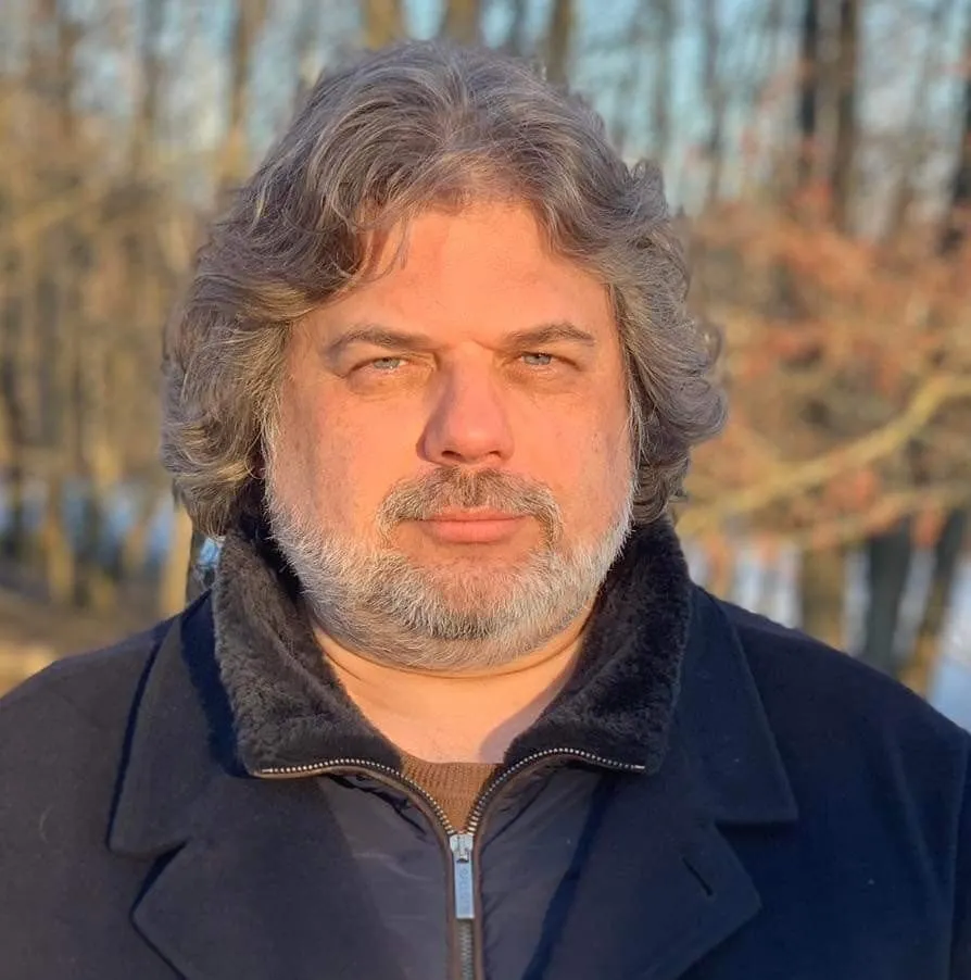 Керівника Російського театру в Естонії з ганьбою звільнили за допис про русофобію