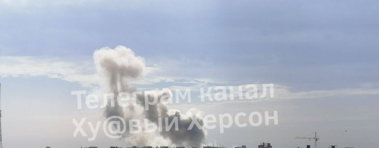 В оккупированном Херсоне раздались сильные взрывы