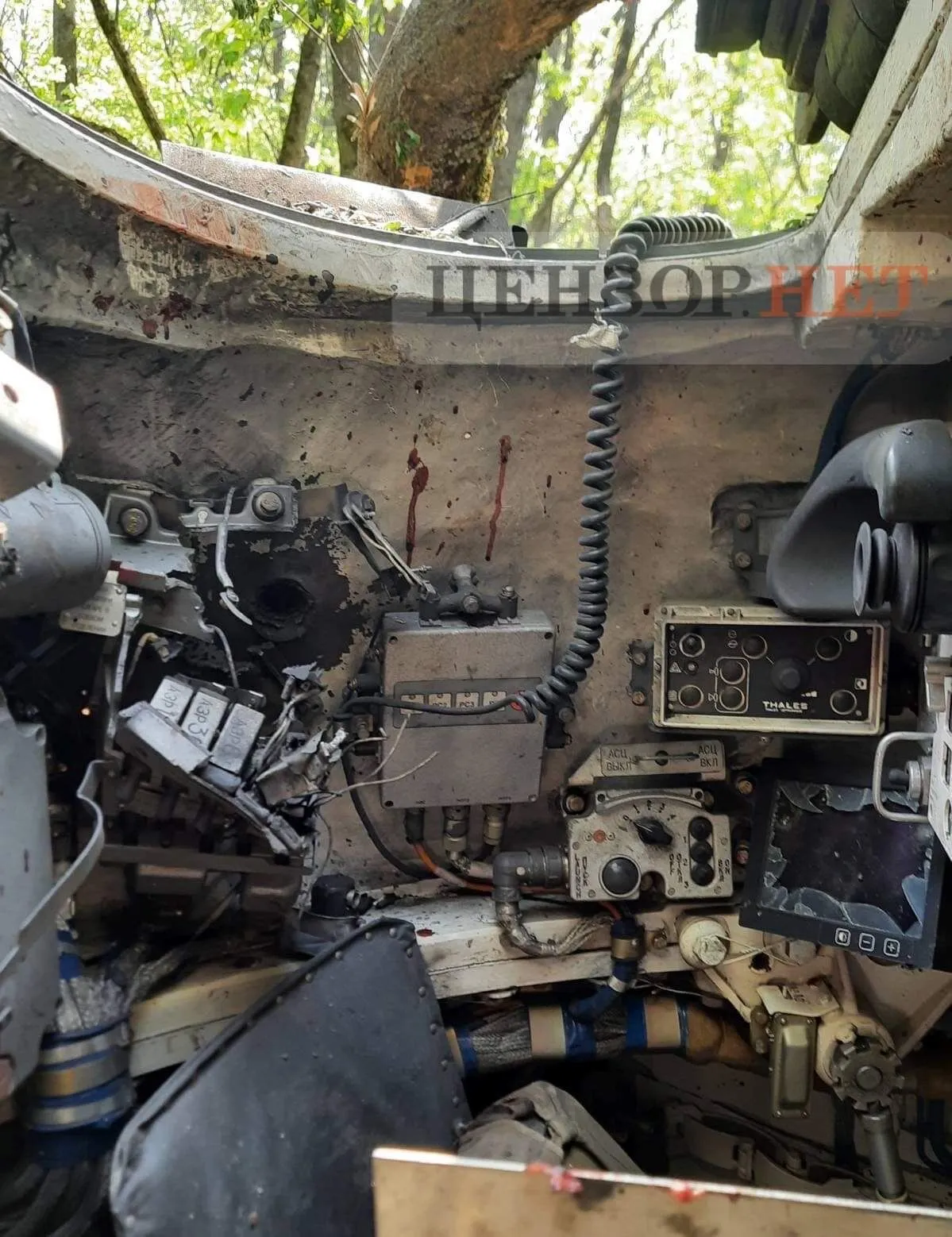 Подбитый российский танк Т-72Б3М