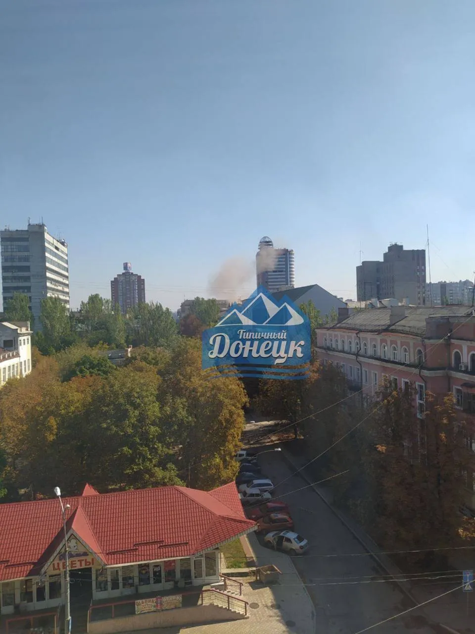 В окупованому Донецьку заявили про приліт по ’’адміністрації’’ одного з районів. Фото і відео