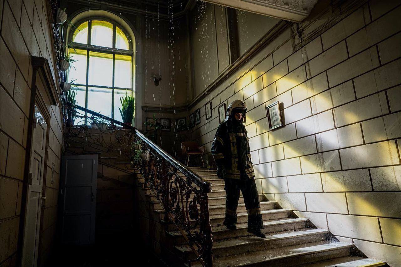 ’’Дякуємо за тисячі життів!’’ Зеленський вказав на виняткову роль українських рятувальників у війні