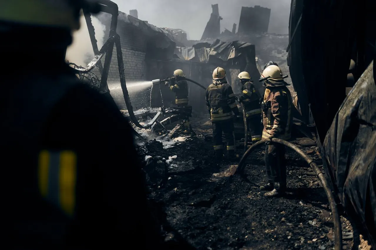 ’’Дякуємо за тисячі життів!’’ Зеленський вказав на виняткову роль українських рятувальників у війні