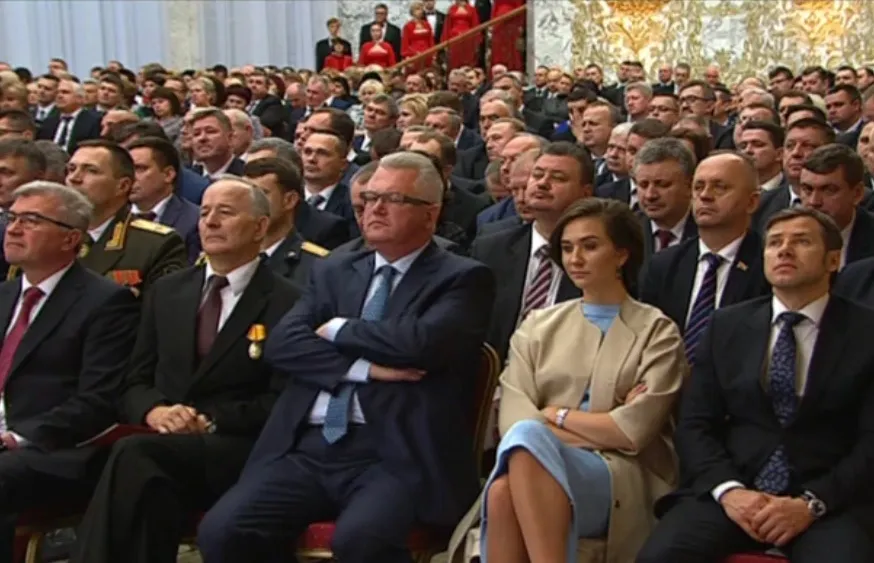 Белорусская чемпионка, фанатеющая от Лукашенко, награждала на ЧМ с участием Украины dqxikeidqxidqrant