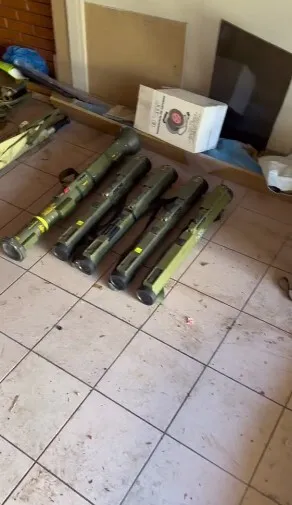 Оккупанты по ’’российскому ленд-лизу’’ передали ВСУ еще несколько партий боеприпасов. Видео dqxikeidqxidqeant