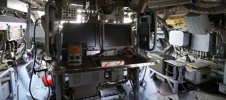 Украинские военные захватили редкую командно-наблюдательную машину Канонада врага на Харьковщине 02