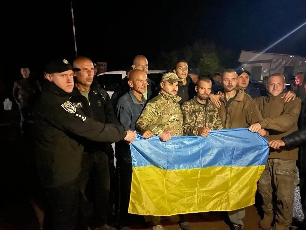 Начальника патрульної поліції Маріуполя Вершиніна обміняли з російського полону. Фото