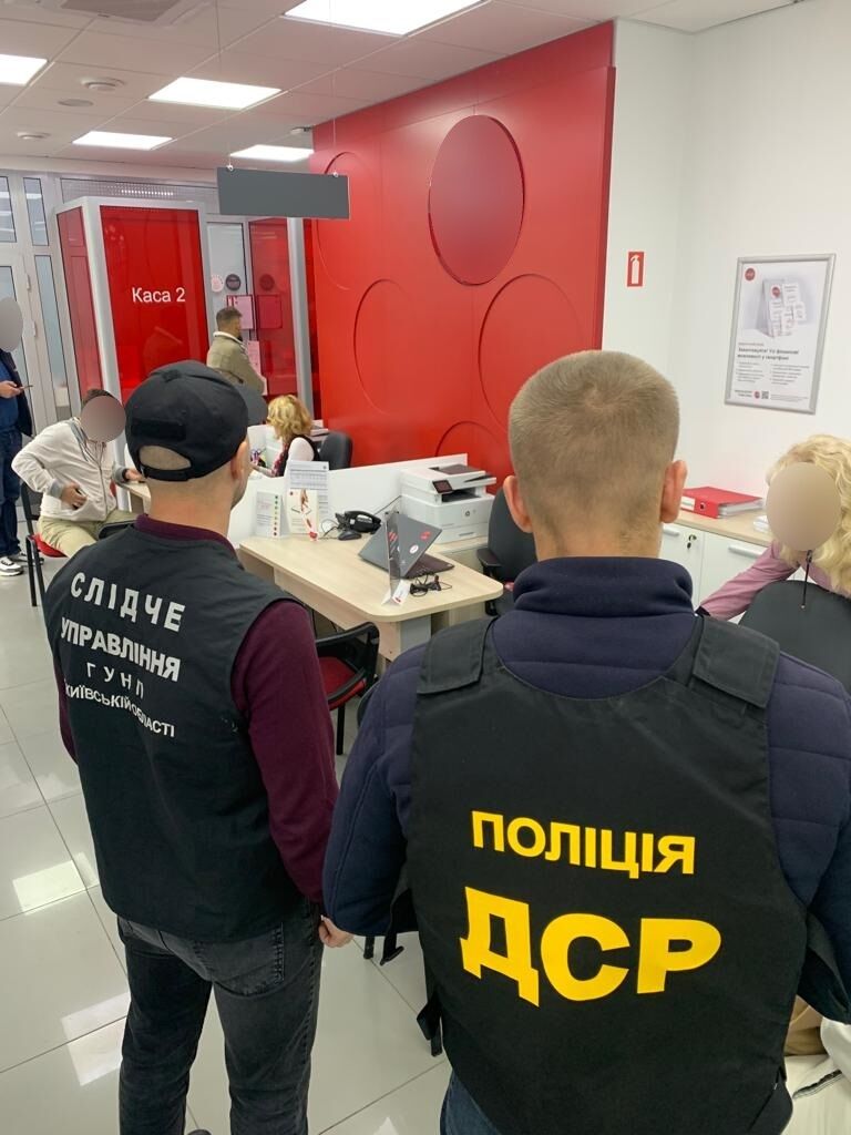 На Київщині під час отримання хабаря затримали керівника комунального підприємства. Фото dqxikeidqxidqrant