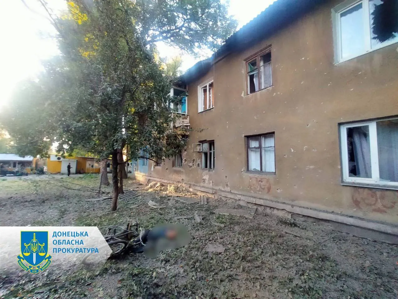 Окупанти обстріляли Торецьк, потрапивши до будинків: двоє людей загинули, шість поранені. Фото dqxikeidqxidqeant