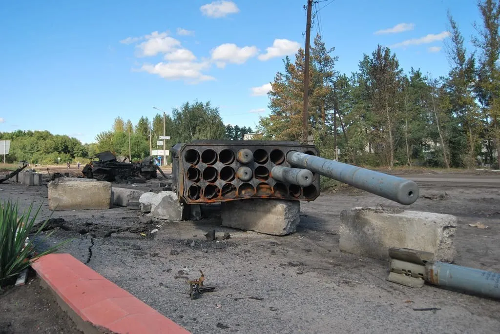 Так виглядає ’’могилізація’’: у ЗСУ показали, яка доля спіткала російську техніку під Ізюмом. Фото dqxikeidqxiuuant