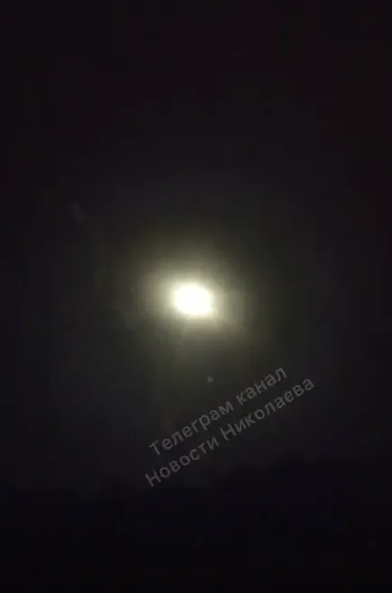 Оккупанты ударили ракетами по Николаеву, в городе раздались мощные взрывы dqxikeidqxidqrant