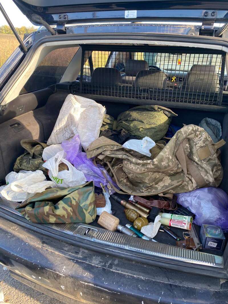 Мужчина пытался вывезти из Харьковской области арсенал трофейного оружия dqxikeidqxidqrant