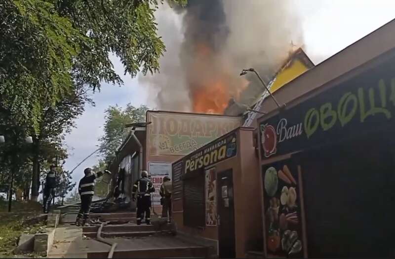 Войска РФ нанесли удар по деоккупированному Купянску: горели церковная школа и магазин. Видео dqxikeidqxidqrant