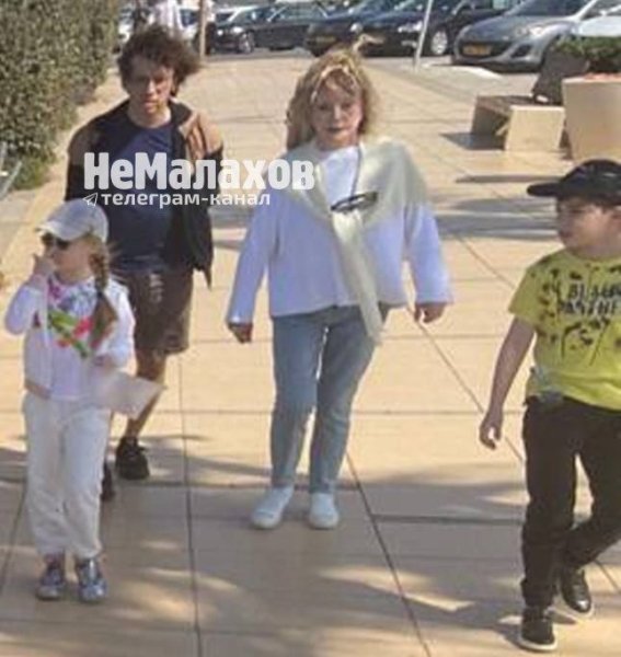 Алла Пугачова та Максим Галкін з дітьми в Ізраїлі dqxikeidqxidqrant