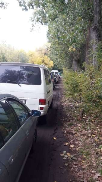 Автомобільна черга на прикордонному переході "Варшавський міст" dqxikeidqxidqeant