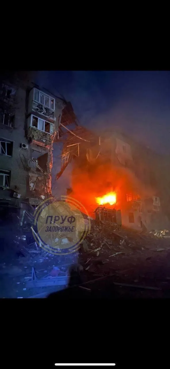 Войска РФ снова попали по дому в Запорожье: один человек погиб, 5 ранены. Видео