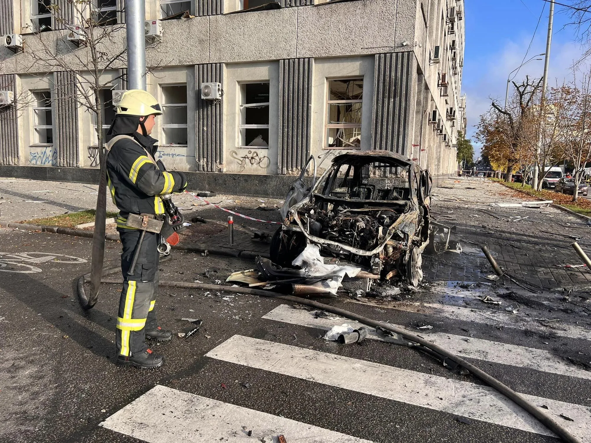 Росія завдала ракетного удару по Києву: відомо про 5 загиблих та 12 постраждалих. Фото і відео