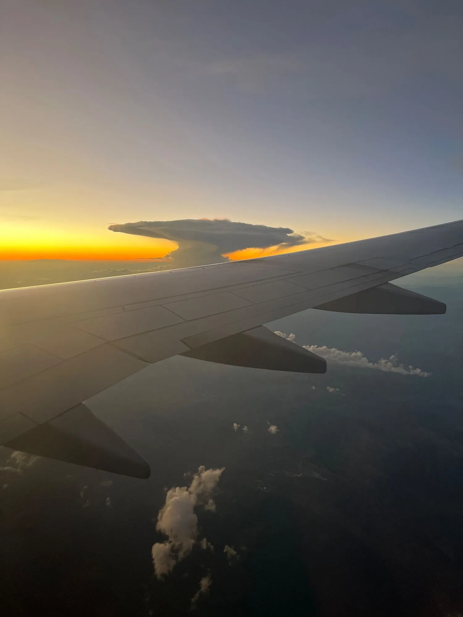 В Лас-Вегасе облако в виде "ядерного гриба" напугало горожан. Фото