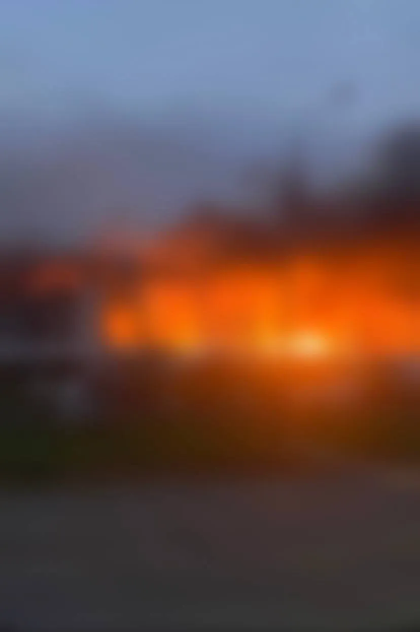 Окупанти знову вдарили ракетами по Запоріжжю, пошкоджено медзаклад та житлові будинки: є постраждалі. Фото