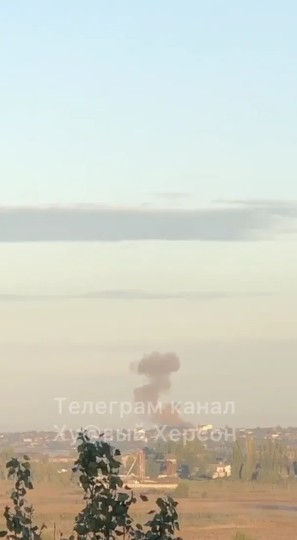 В окупованому Херсоні сталася ’’бавовна’’, піднявся дим. Відео