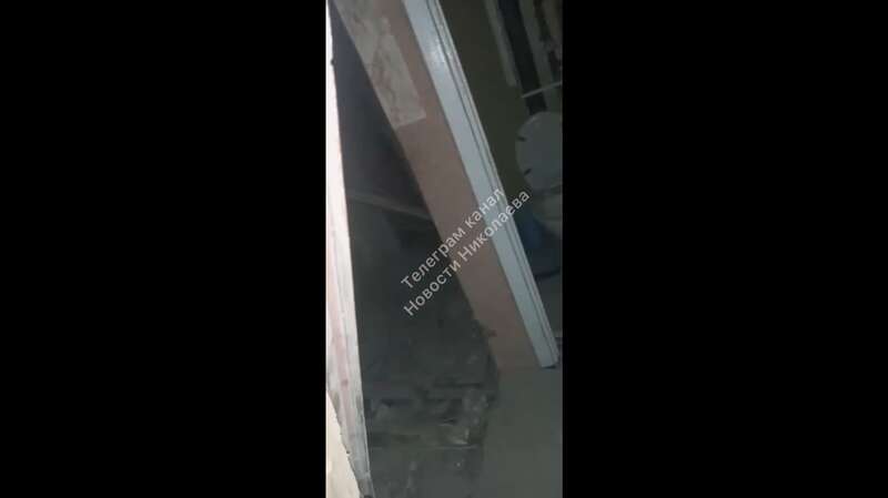 Войска РФ обстреляли пятиэтажку в Николаеве