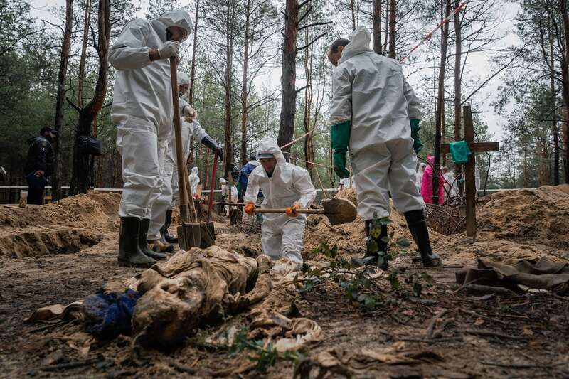 Викопане тіло загиблого