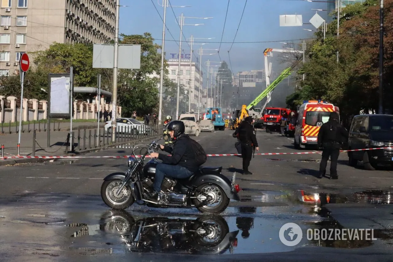 Под завалами многоэтажки нашли тела двух погибших: все подробности атаки дронов-камикадзе на Киев. Фото и видео