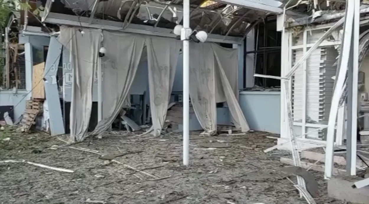 Оккупанты ночью обстреляли Николаев ракетами С-300, попали в дом: есть погибший. Фото