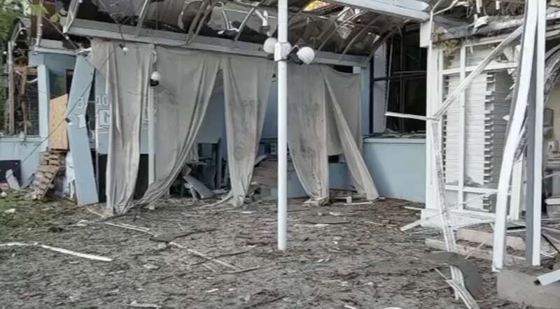 Оккупанты ночью обстреляли Николаев ракетами С-300, попали в дом: есть погибший. Фото