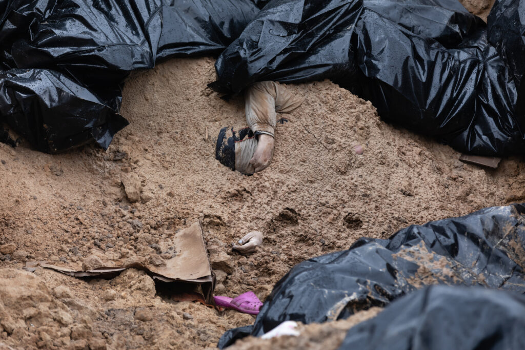 У войны есть свои законы и обычаи. Однако Россия нарушает почти каждый из них. Разбор запрета dqxikeidqxidqeant