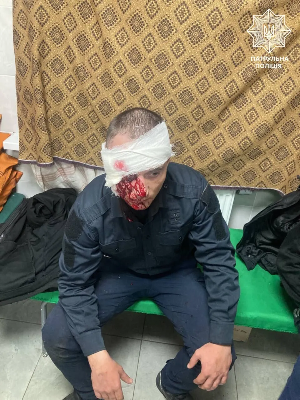 Ракета вибухнула біля авто патрульних: нові деталі ранкового обстрілу Запоріжжя ворогом. Фото і відео dqxikeidqxidqeant