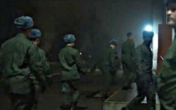 "Ми тут як чорти": окупанти носять крадений в Україні одяг через погане забезпечення dqxikeidqxidqeant