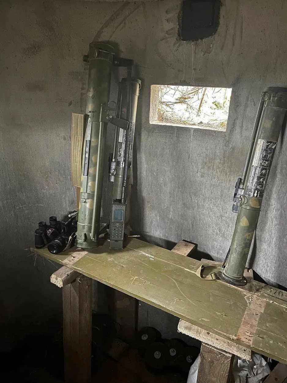 Злякалися? Росіяни у Курській області збудували дві лінії оборони: фото