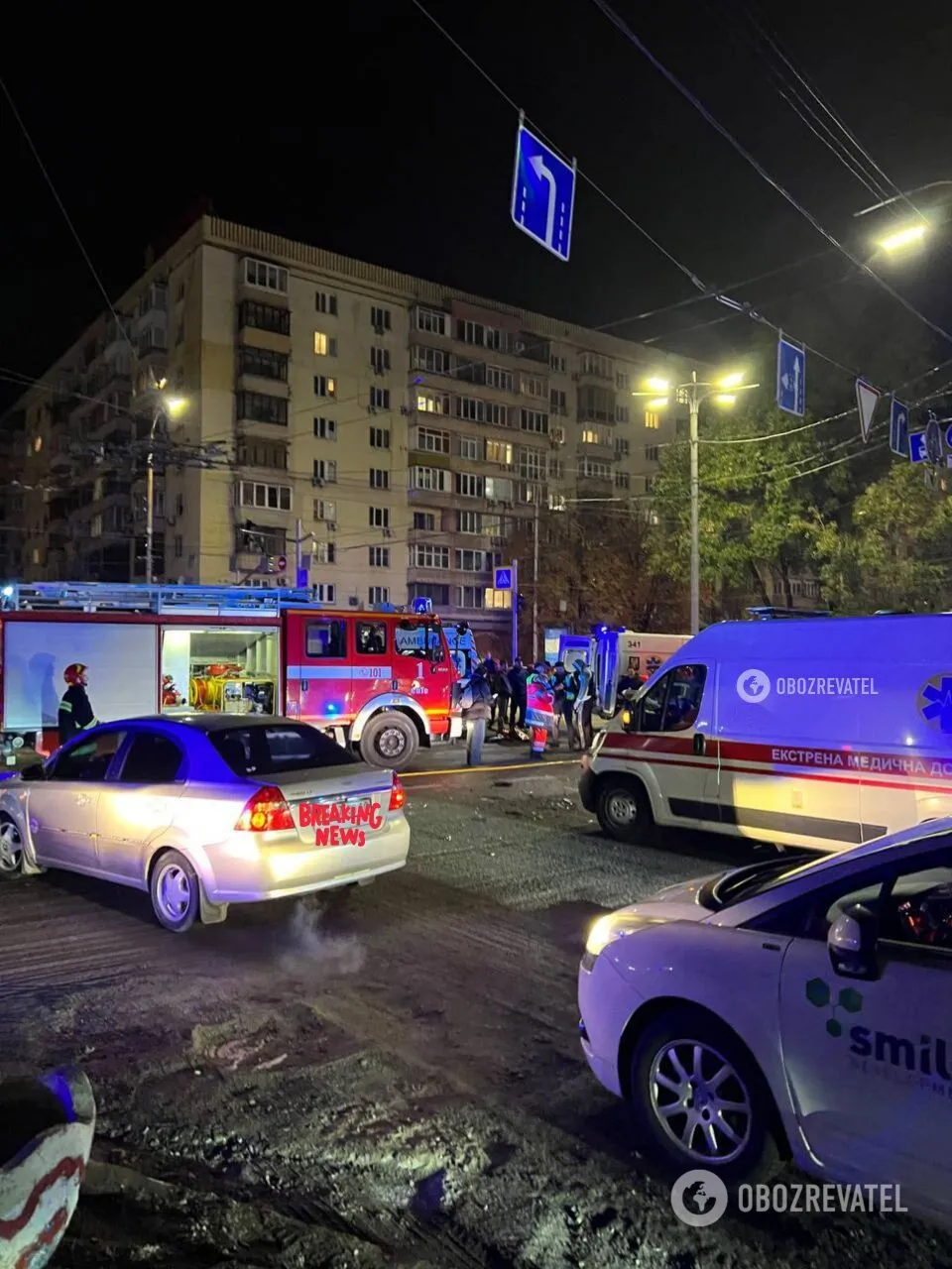 В Киеве на Печерске произошло серьезное ДТП: машины смяло, есть пострадавшие. Фото и видео